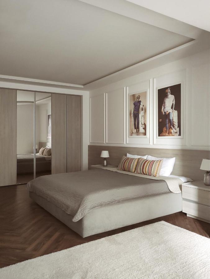 Modern Classic 2 Bedroom Apartment Near Most City Dnipro Exterior photo
