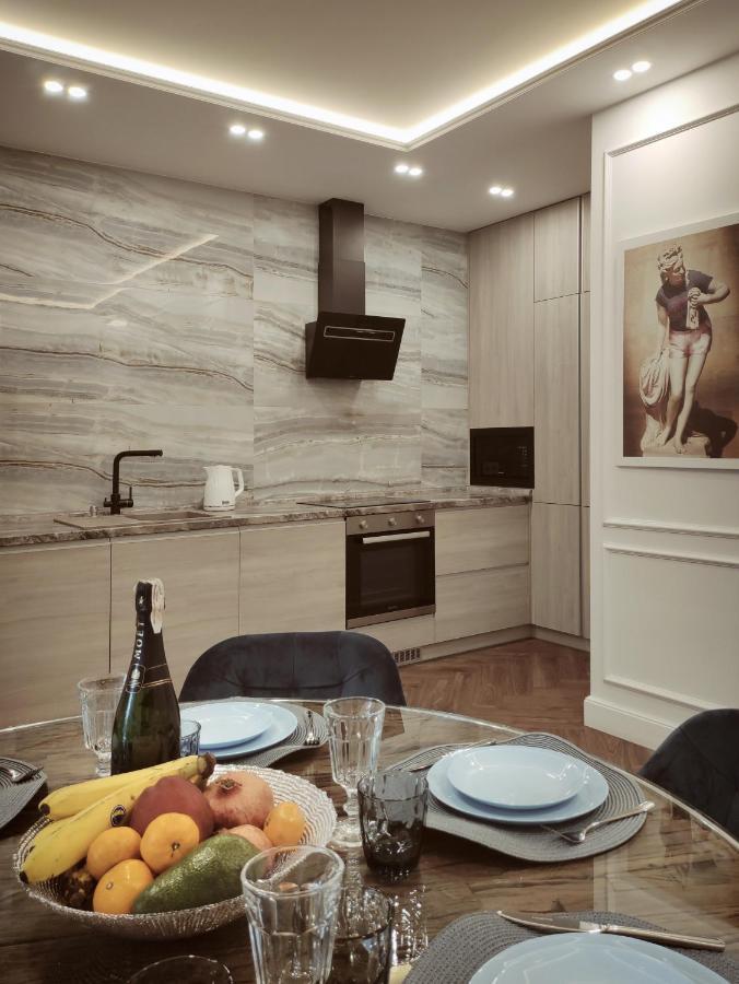 Modern Classic 2 Bedroom Apartment Near Most City Dnipro Exterior photo