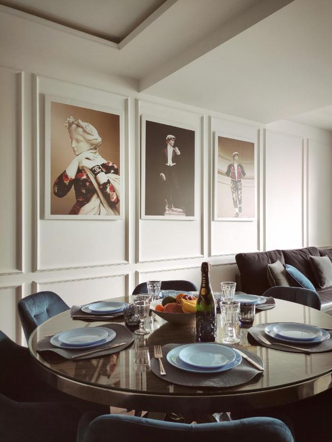 Modern Classic 2 Bedroom Apartment Near Most City Dnipro Exterior photo